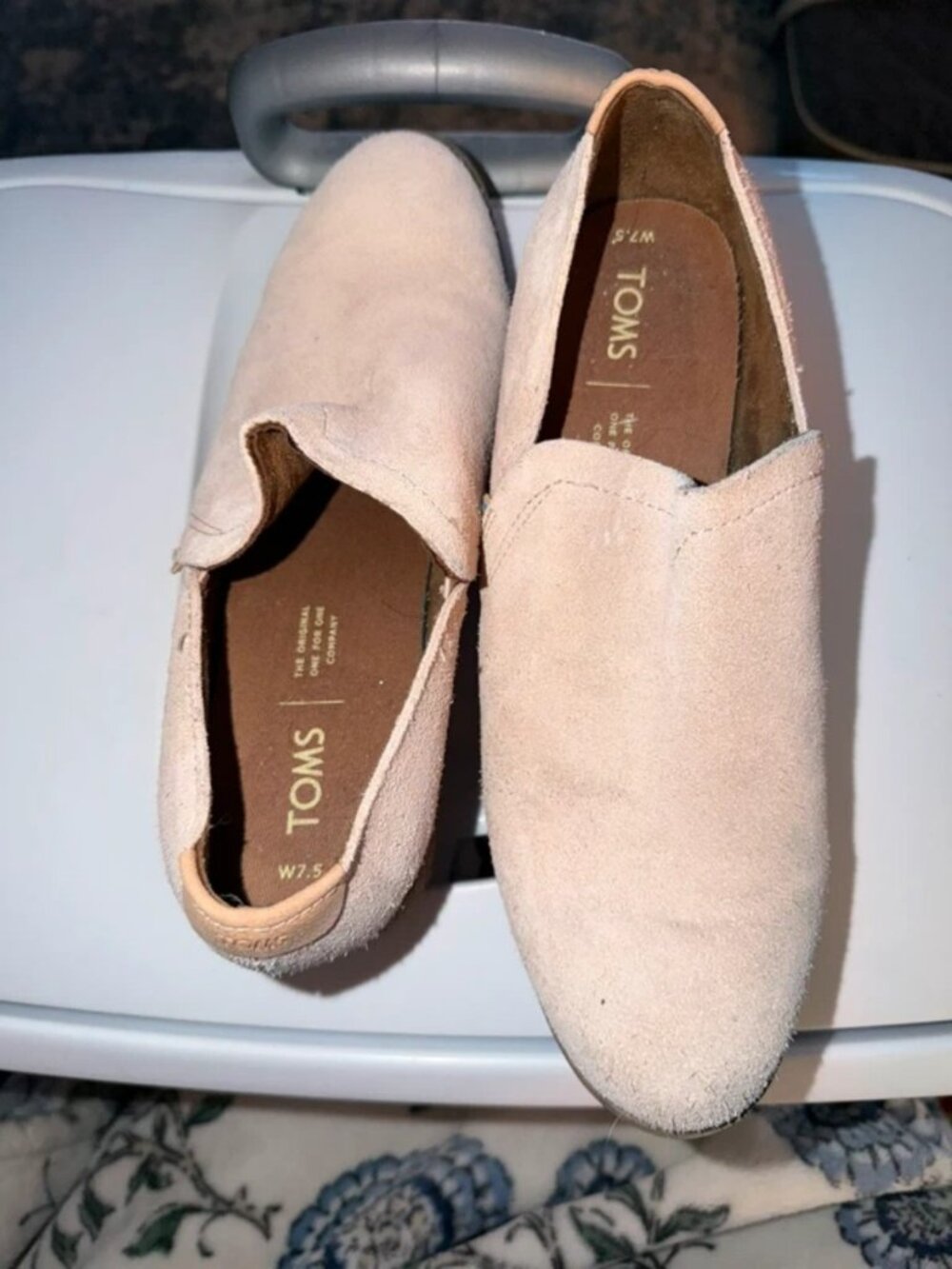 Toms size 7.5 loafers